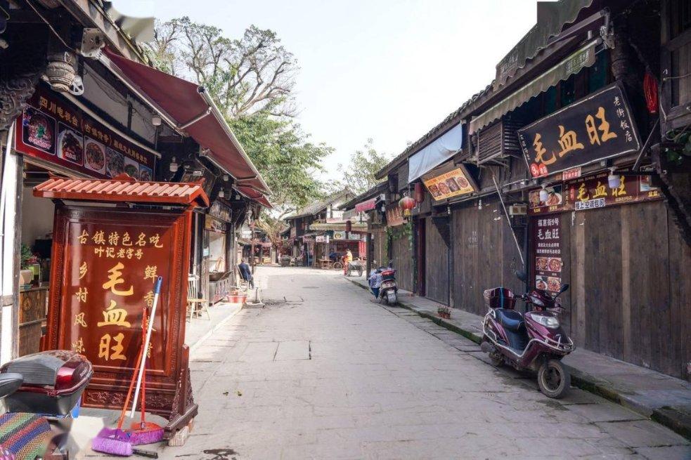 中国铁路：复兴号高速列车累计运送旅客已超 22 亿人次